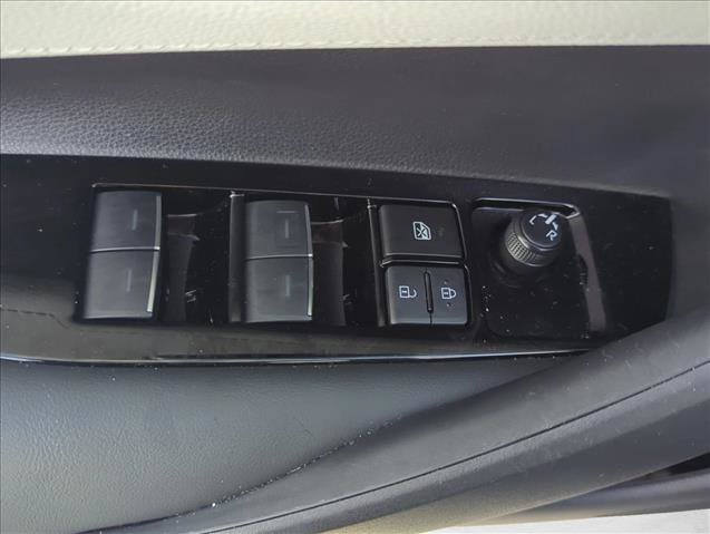 Used 2026 Toyota Corolla SE FWD image 9