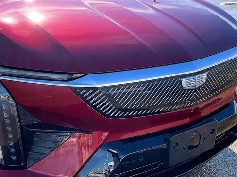 Used 2025 Cadillac Optiq Luxury 2 w/ LPO, Floor Liner Package image 28