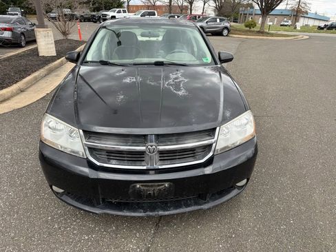 Used 2010 Dodge Avenger R/T image 2