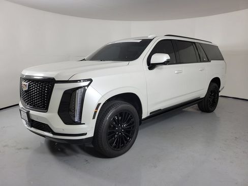 Certified 2025 Cadillac Escalade ESV Sport Platinum w/ LPO, Floor Liner Package AWD/4WD image 2