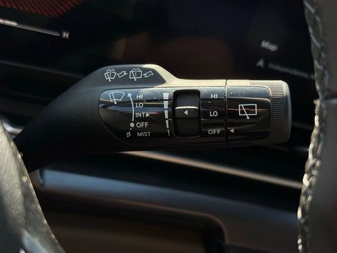 Certified 2025 Kia Carnival image 18