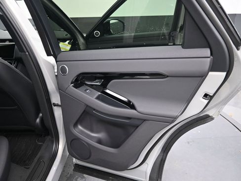 New 2026 Land Rover Range Rover Evoque S AWD/4WD image 12