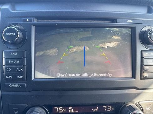 Used 2018 Nissan Titan SV w/ SV Convenience Package image 17