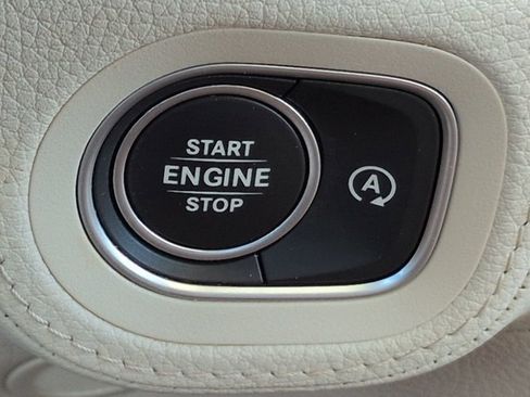 Used 2021 Mercedes-Benz GLE 450 4MATIC image 29