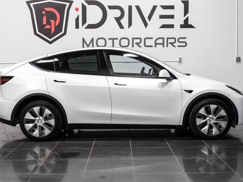 Used 2023 Tesla Model Y Long Range AWD/4WD image 9