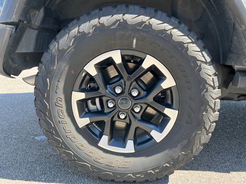 Used 2025 Jeep Wrangler Unlimited Rubicon 4xe image 17