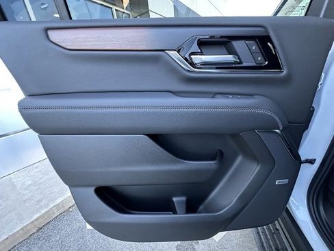 New 2026 GMC Yukon XL Denali w/ Sun & Power Step Package image 24