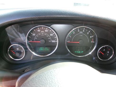 Used 2015 Jeep Wrangler Unlimited Sahara w/ Connectivity Group image 11