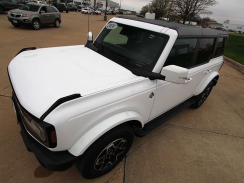 Used 2024 Ford Bronco Outer Banks image 18