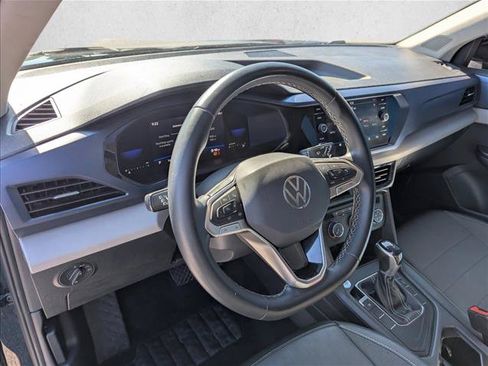 Used 2022 Volkswagen Taos SE FWD image 12