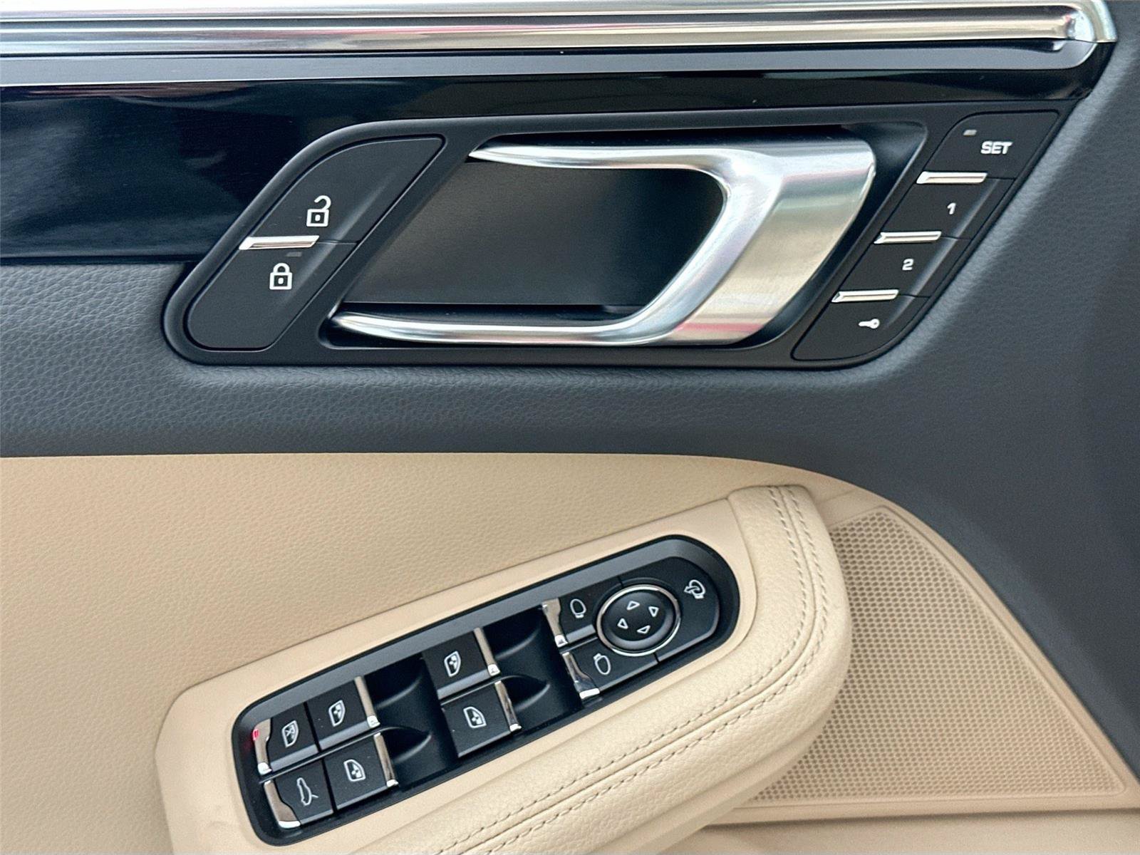 Certified 2026 Porsche Macan Turbo AWD/4WD image 31