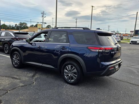 Used 2025 Nissan Pathfinder SV FWD image 9