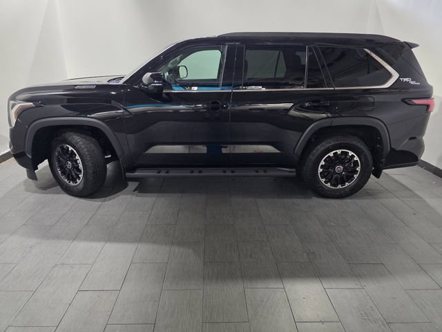 Used 2024 Toyota Sequoia SR5 w/ SR5 Premium Package AWD/4WD image 2