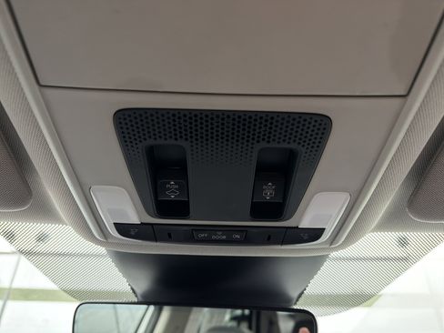 Used 2023 Honda Pilot Touring image 25