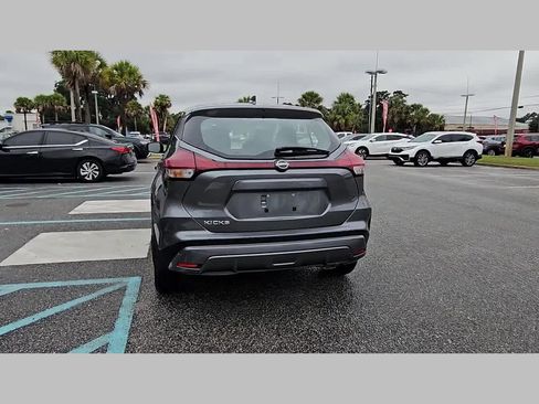 New 2025 Nissan Kicks Play S image 29