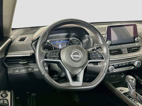 Used 2025 Nissan Altima 2.5 SR FWD image 18