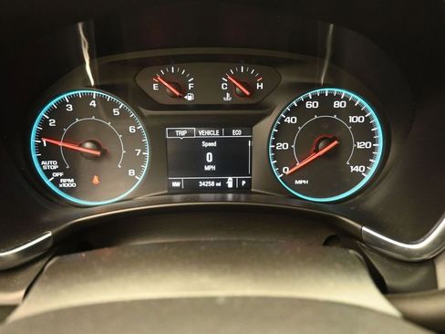 Used 2021 Chevrolet Equinox LS w/ LS Convenience Package FWD image 3