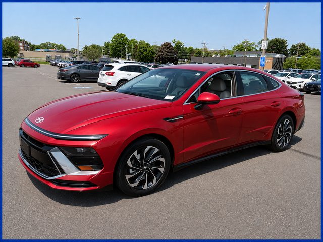 Used 2025 Hyundai Sonata SEL FWD image 1