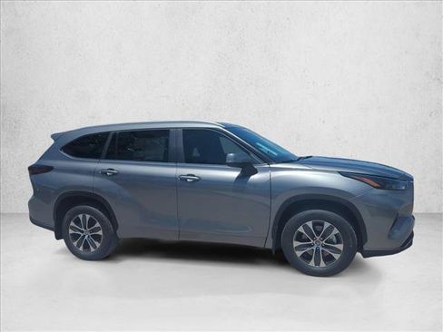 New 2026 Toyota Highlander XLE AWD/4WD image 4