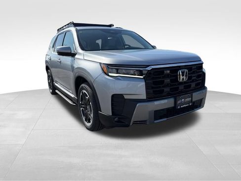 New 2026 Honda Pilot Touring image 2