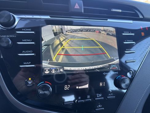 Used 2019 Toyota Camry SE image 17