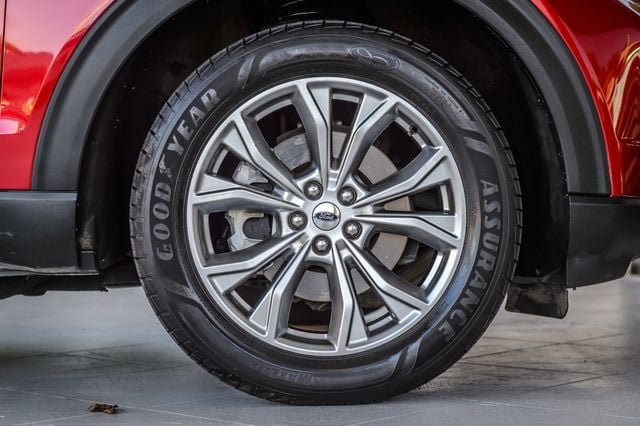 Used 2022 Ford Explorer XLT w/ Equipment Group 202A RWD image 16