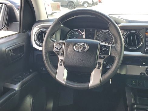 Certified 2022 Toyota Tacoma TRD Off-Road image 25