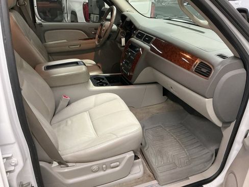 Used 2007 Chevrolet Avalanche LTZ w/ LTZ Preferred Equipment Group image 27