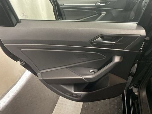 Certified 2023 Volkswagen Jetta SE image 23