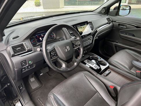 Used 2020 Honda Pilot Black Edition image 14