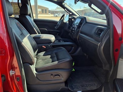 Used 2023 Nissan Titan PRO-4X w/ Pro-4x Convenience Package image 16