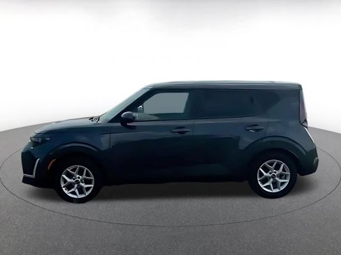 Used 2025 Kia Soul LX w/ LX Technology Package FWD image 8