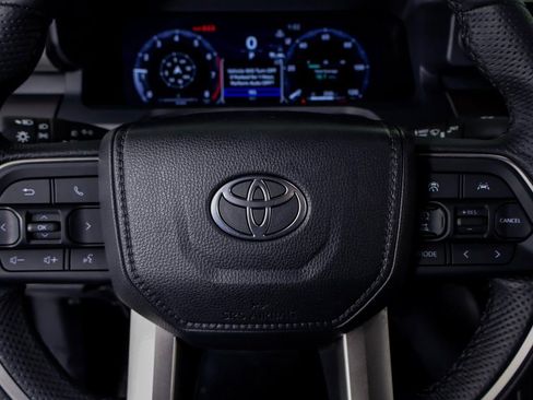 Used 2025 Toyota Tacoma TRD Off-Road image 24