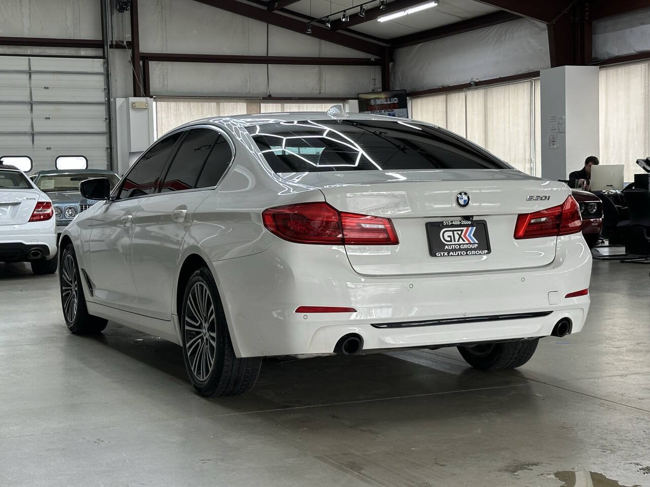 Used 2020 BMW 530i w/ Convenience Package RWD image 4
