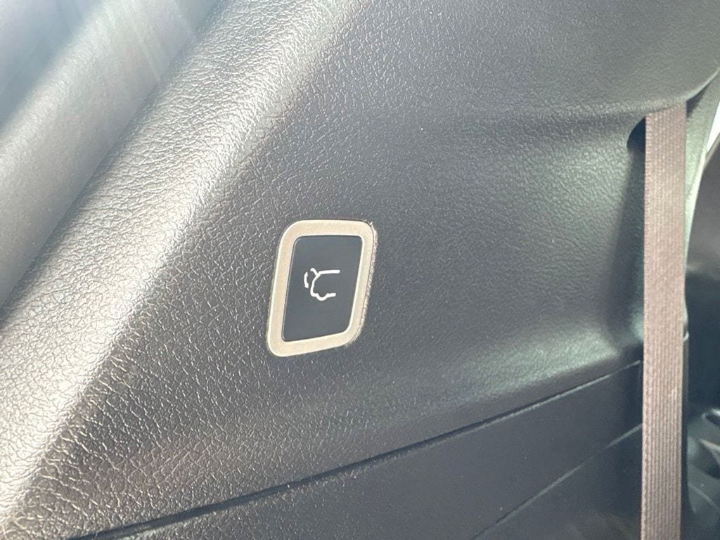 Used 2026 Chrysler Pacifica Select FWD image 15