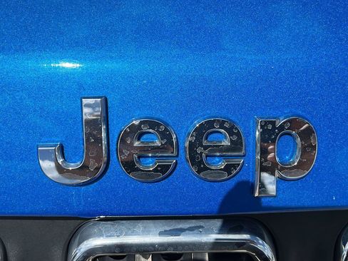 Used 2024 Jeep Compass Latitude AWD/4WD image 10