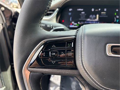 Used 2023 Jeep Grand Cherokee Overland image 31