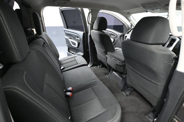 Used 2018 Nissan Titan SV AWD/4WD image 32