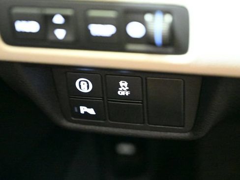 Used 2018 Honda Accord Touring image 45