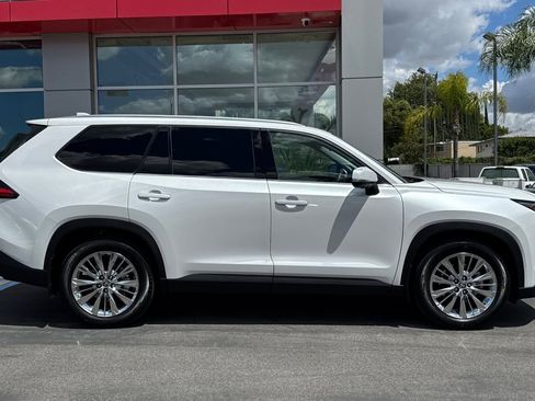 Certified 2024 Toyota Grand Highlander Platinum image 4