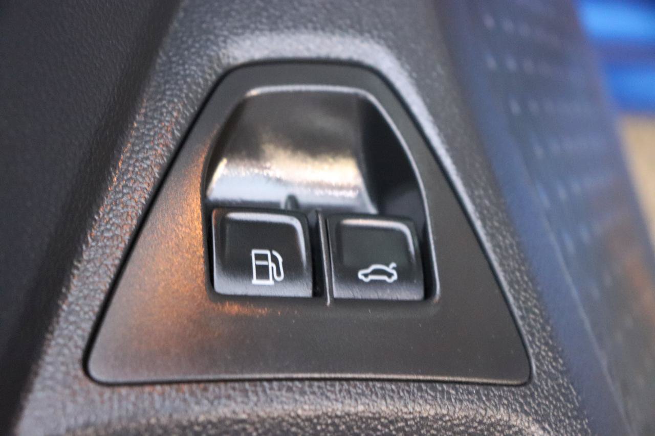 Used 2024 Volkswagen Jetta S FWD image 39