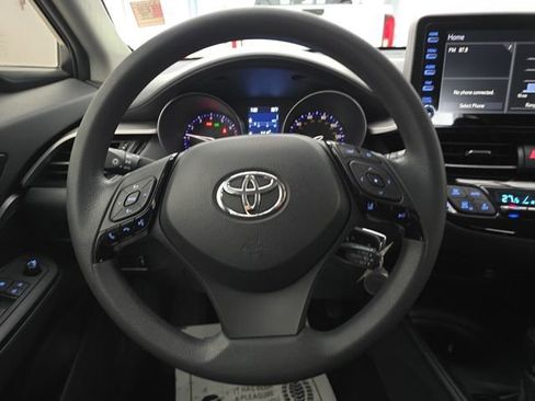 Used 2022 Toyota C-HR XLE image 14