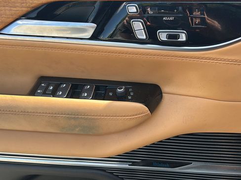Used 2023 Jeep Grand Wagoneer Series III AWD/4WD image 13
