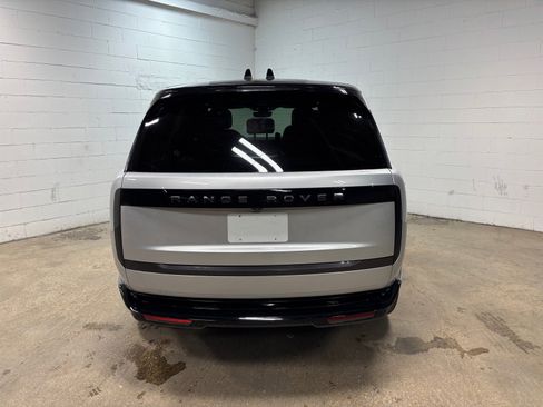 Used 2024 Land Rover Range Rover SE AWD/4WD image 8