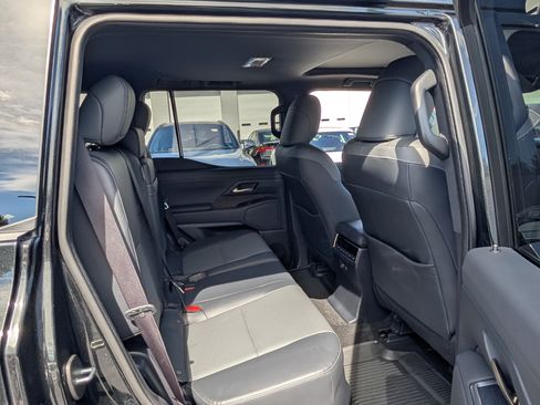 Certified 2025 Lexus GX 550 w/ Accessory Package (2T) AWD/4WD image 12
