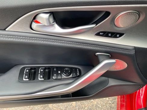 Used 2018 Kia Stinger GT2 AWD/4WD image 15
