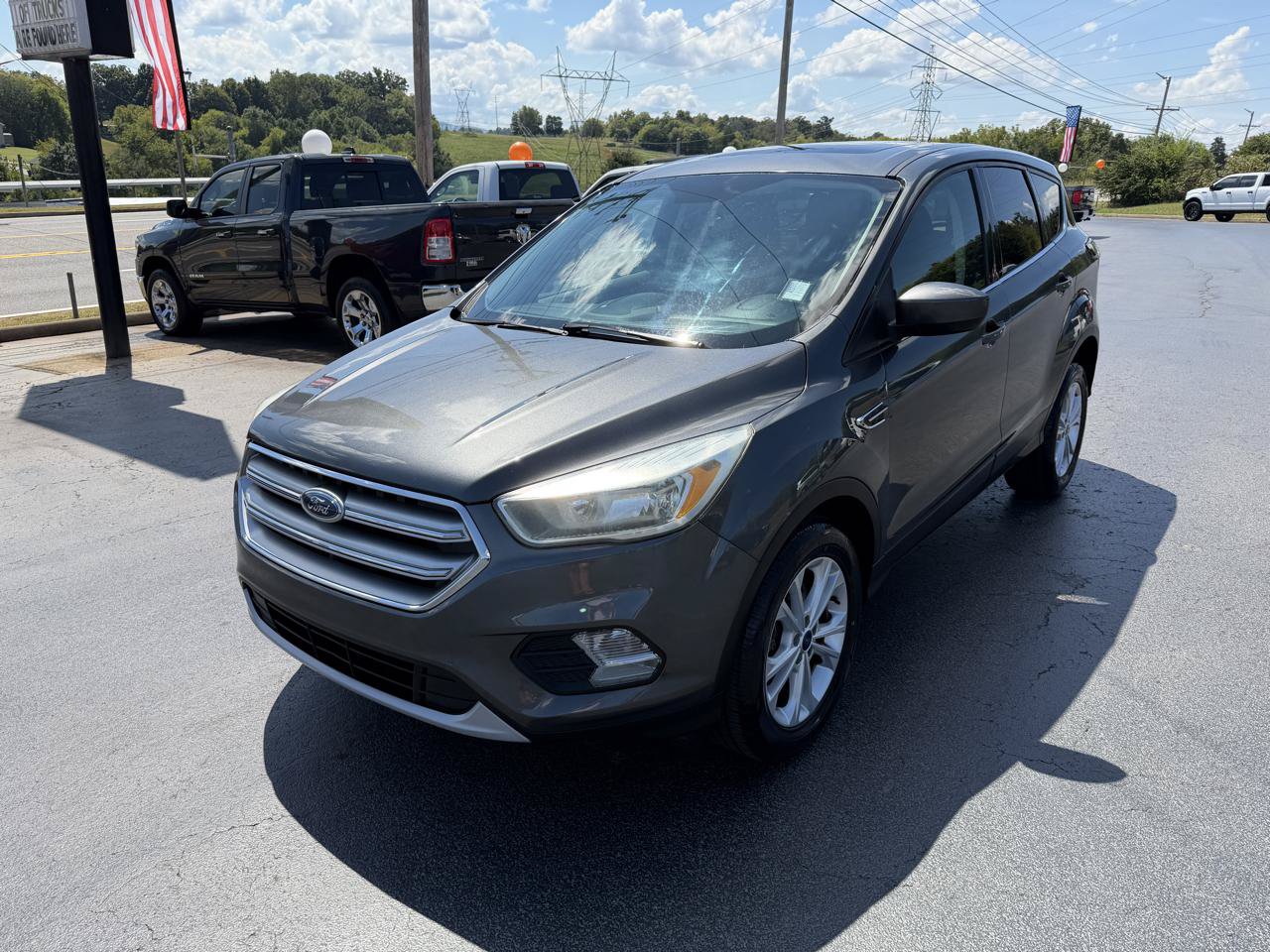 Used 2017 Ford Escape SE FWD image 8