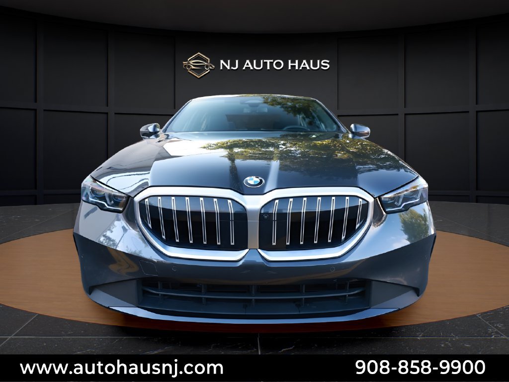 Used 2025 BMW 530i RWD image 3