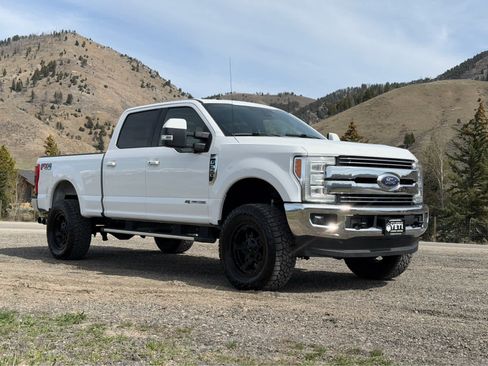 Used 2017 Ford F350 Lariat w/ Lariat Ultimate Package image 5