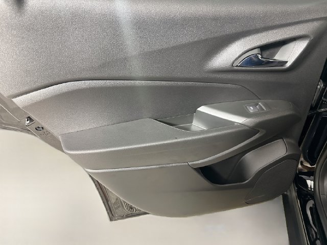 Used 2026 Chevrolet Trax LT w/ LT Convenience Package FWD image 25